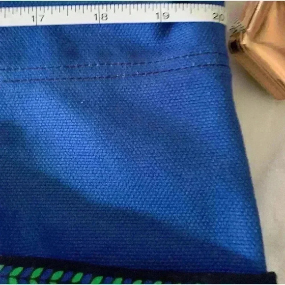 Vera Bradley satchel weekend bag or diaper bag.Xl Size includes key hol… - Picture 5 of 6